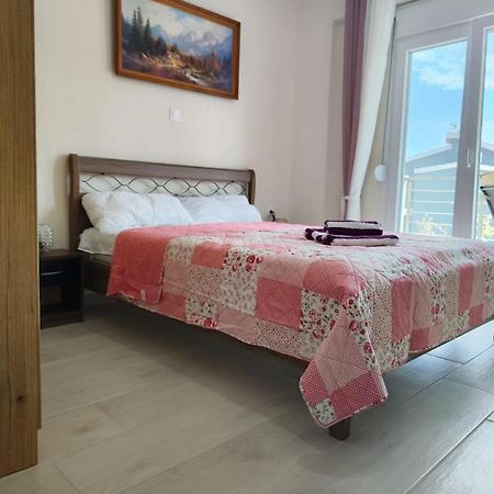 Lilli Deluxe Apartment Nikíti Eksteriør bilde